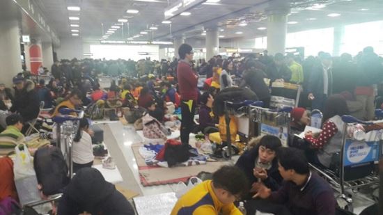 사진=1월 말 제주공항에서 대기하고 있는 승객들 모습. 박효상 기자 제공.