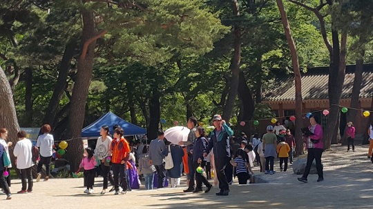 "봄 여행주간 포항을 찾은 관광객들의 모습. <사진=포항시>"