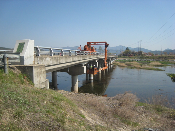 경북도는 29일 교량·터널 919곳에 대한 내진성 안전점검을 마쳤다. 경상북도 제공.