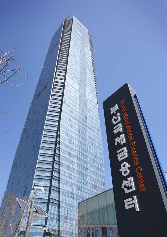 캠코 본사가 입주해있는 부산국제금융센터 전경. 사진=캠코 제공