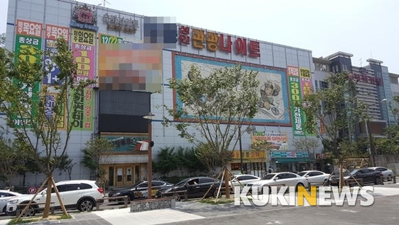 백제대로 양 도로변에는 유흥업소의 비중이 상당히 높다. 음식점을 운영 중인 복수의 임차인들은 유흥업소주를 중심으로 협의회가 움직이고 있는 것 같다고 증언했다.
