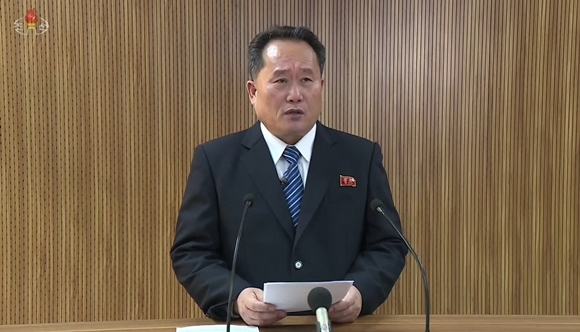 <북한 리선권 조국평화통일위원회 위원장은 3일 김정은 노동당 위원장의 위임에 따라 3일 판문점 연락 채널을 다시 개통하겠다고 밝혔다. 사진은 조선중앙TV 보도장면=연합뉴스>