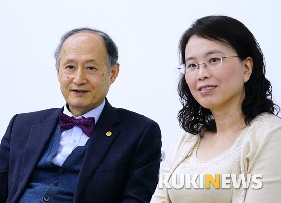 사진설명= 이동환 회장(좌)과 인-슈 첸 박사는 질환의 조기발견과 향후 환자의 정상생활을 위해 신생아 스크리닝이 중요하다고 강조한다.