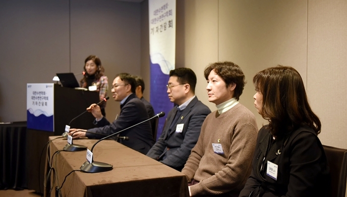 대한수면학회와 수면연구학회가 수면의 질을 높이기 위한 사회적 관심이 필요하다고 호소하고 있다. <사진=대한수면학회>