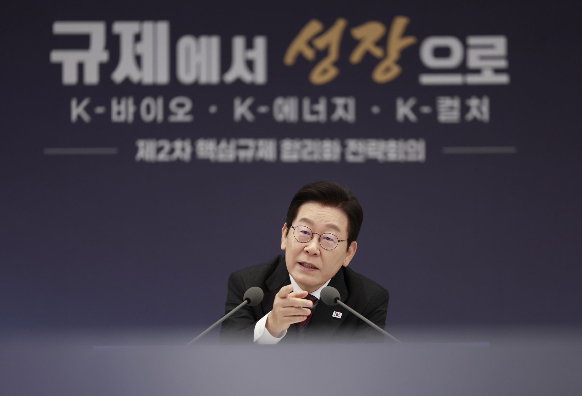 줄기세포 치료, 국내서 가능해진다…李 대통령 “‘일단 돼’ 마인드로”