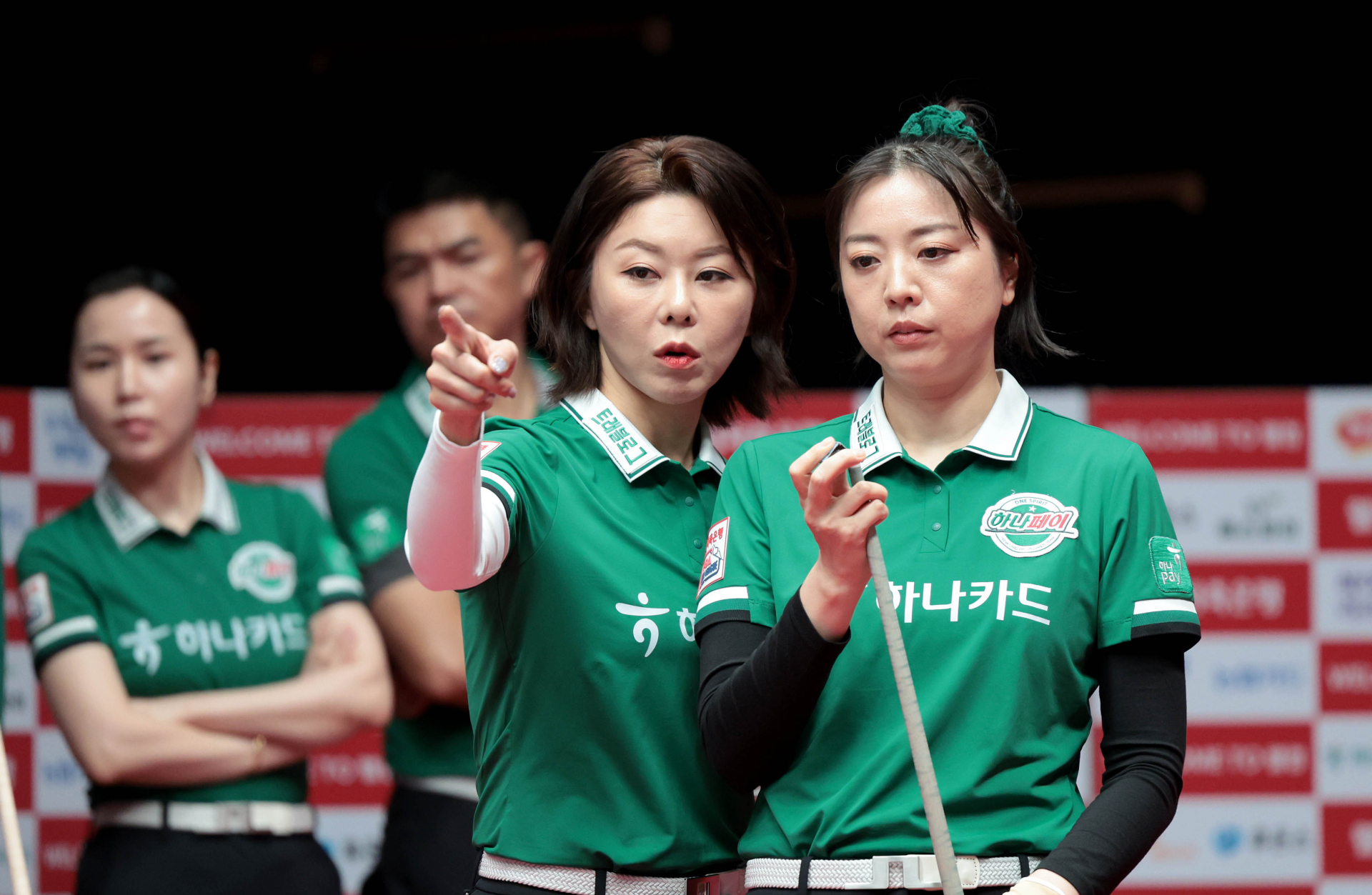 ‘김가영·스롱 맹활약’…하나카드·우리금융캐피탈, 팀리그 첫 승 [PBA]