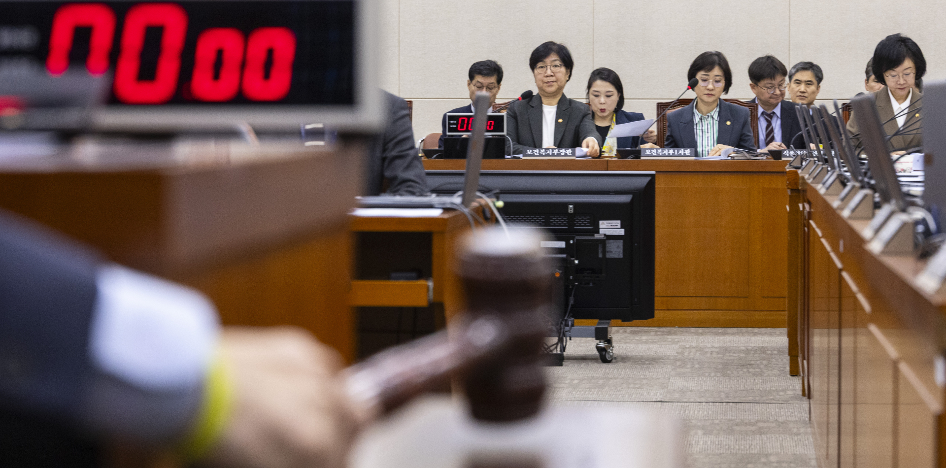 지역의사제·비대면진료 법안 8부 능선 넘어…공공의대법 계속 심사