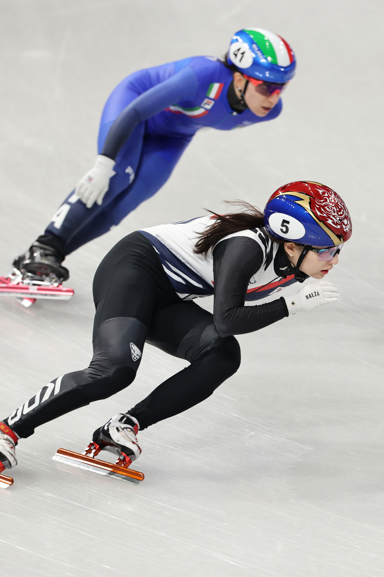 최민정, 쇼트트랙 1500m 3연패 순항…김길리·노도희도 준결승 진출 [밀라노 동계올림픽]