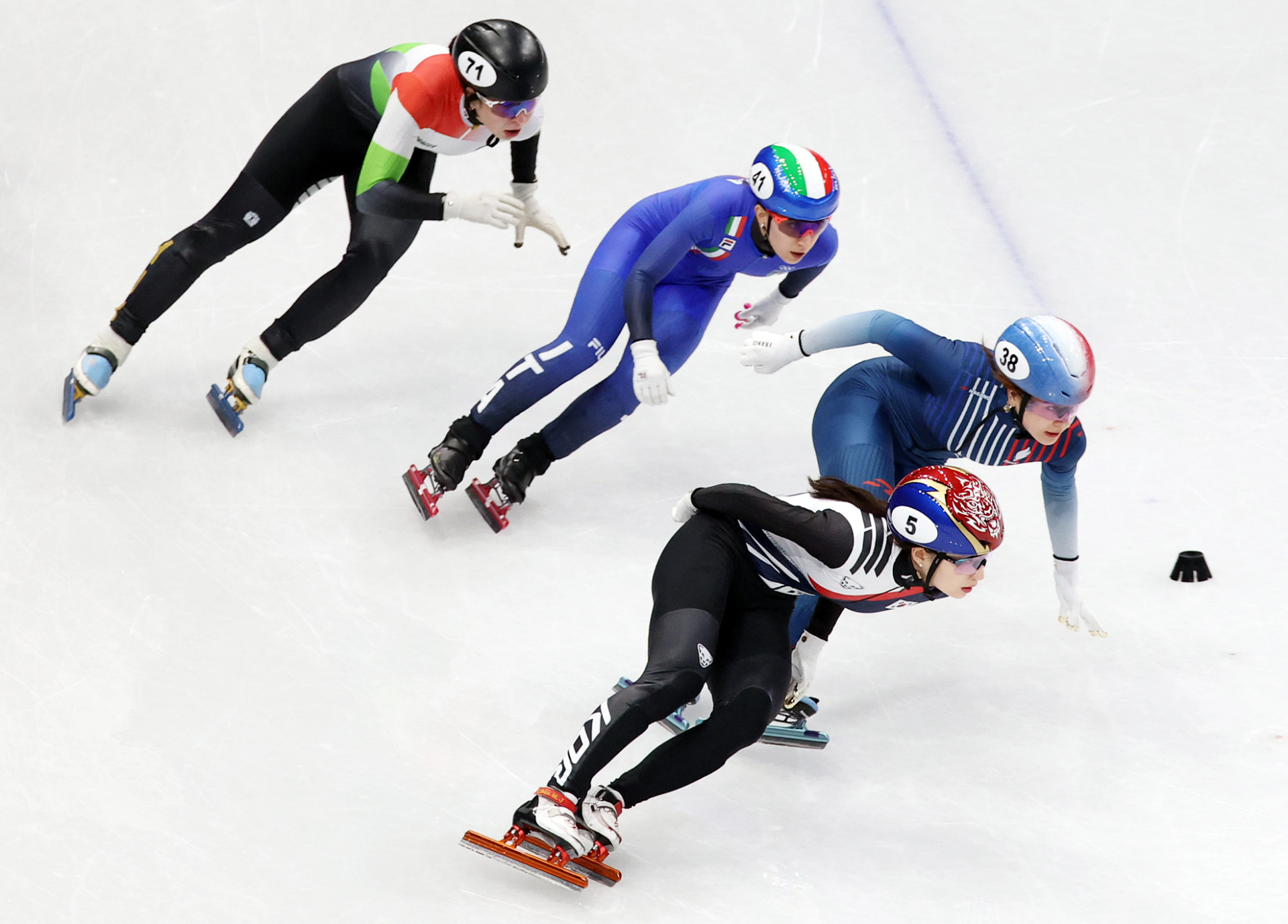 최민정, 1500m 결승 진출…올림픽 3연패 눈앞 [밀라노 동계올림픽]